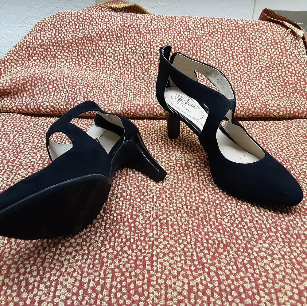 2 inch heel shoes worn once for an hour